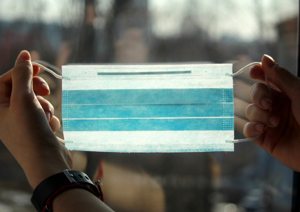 Людей без маски у публічних місцях штрафуватимуть  pixabay