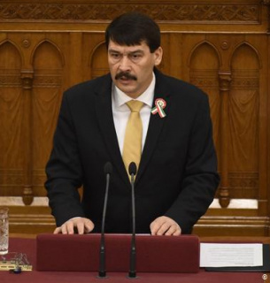 Президент Угорщини поскаржився Зеленському на тонни сміття з України