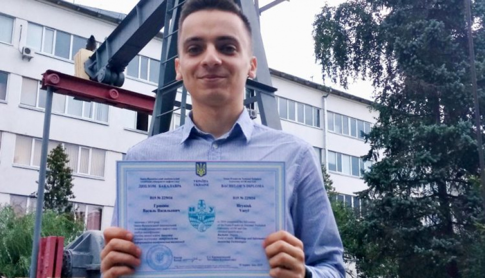 Український студент винайшов дешеву електронну "няню" для рослин (фото) Фото ІФНТУНГ
