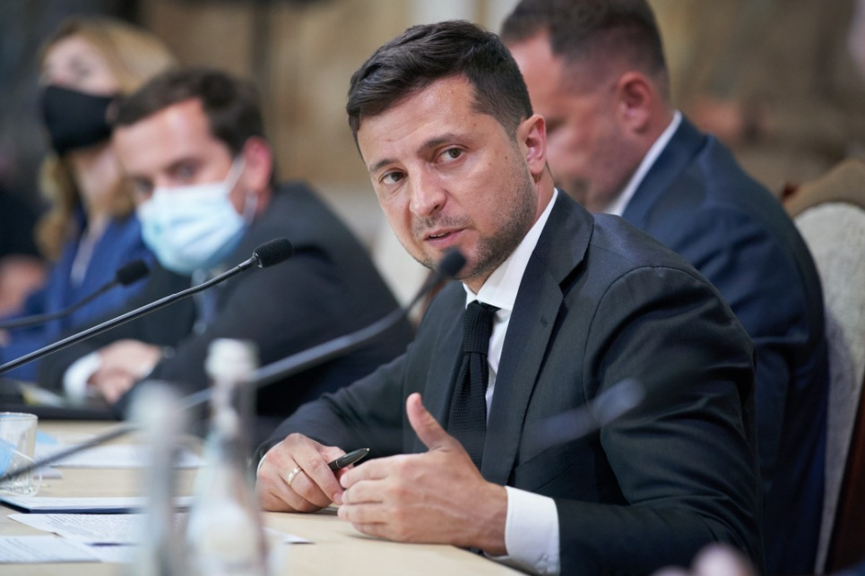 Зеленський пообіцяв бізнесменам подумати про дозвіл на експорт масок