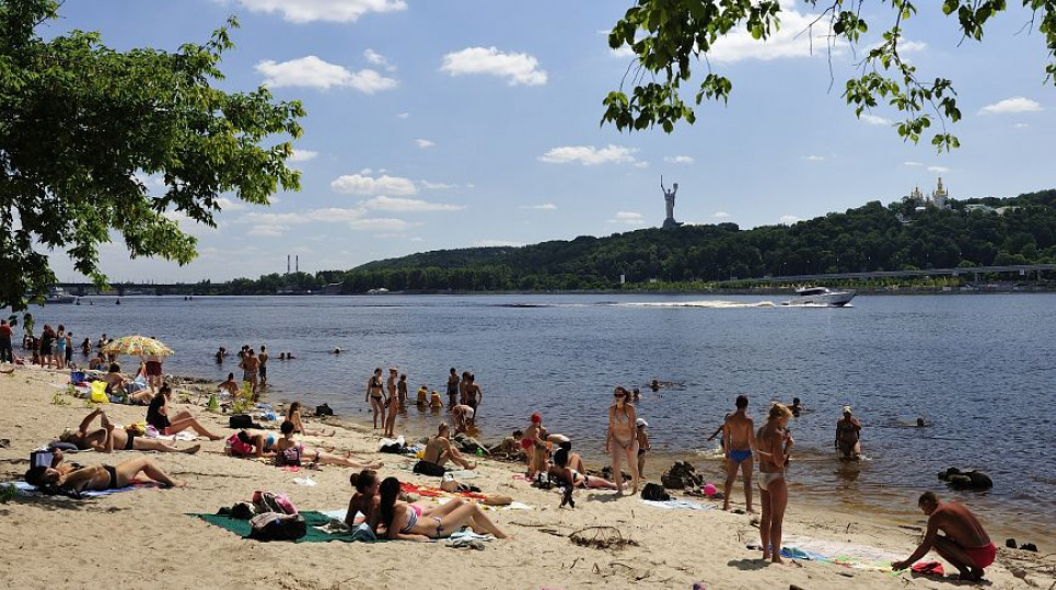 Столичні пляжі небезпечні для здоров'я через воду - Держпродспоживслужба