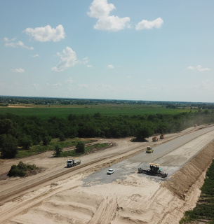 На Дніпровщини під час будівництва дороги знайшли скарби (фото)