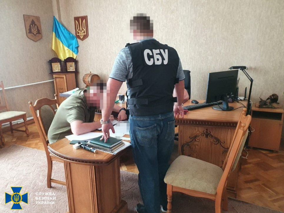 На Вінниччині затримали лісників, які незаконно вирубали лісу на 1,5 млн гривень (фото)