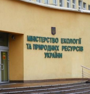 Министр Абрамовский не спешит отстранять от работы чиновницу, которой вручили 59 протоколов о коррупции