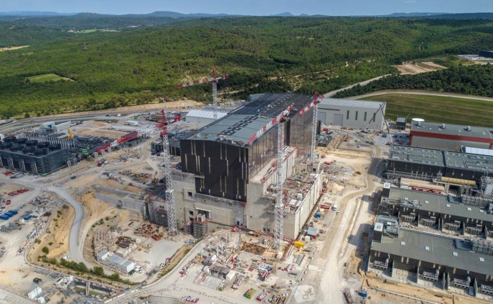Во Франции начали строительство «искусственного Солнца», которое должно спасти человечество