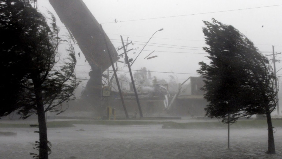 Похолодає та на заході, сході та півдні країни пройдуть зливи зі шквалами