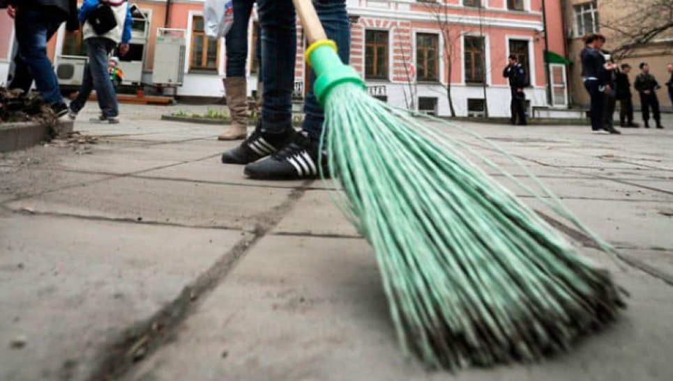 Побив дружину — будеш прибирати сміття та мести вулиці