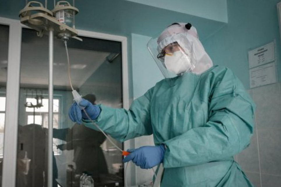 Больной COVID показал свою палату: обшарпанные стены и ведро вместо унитаза