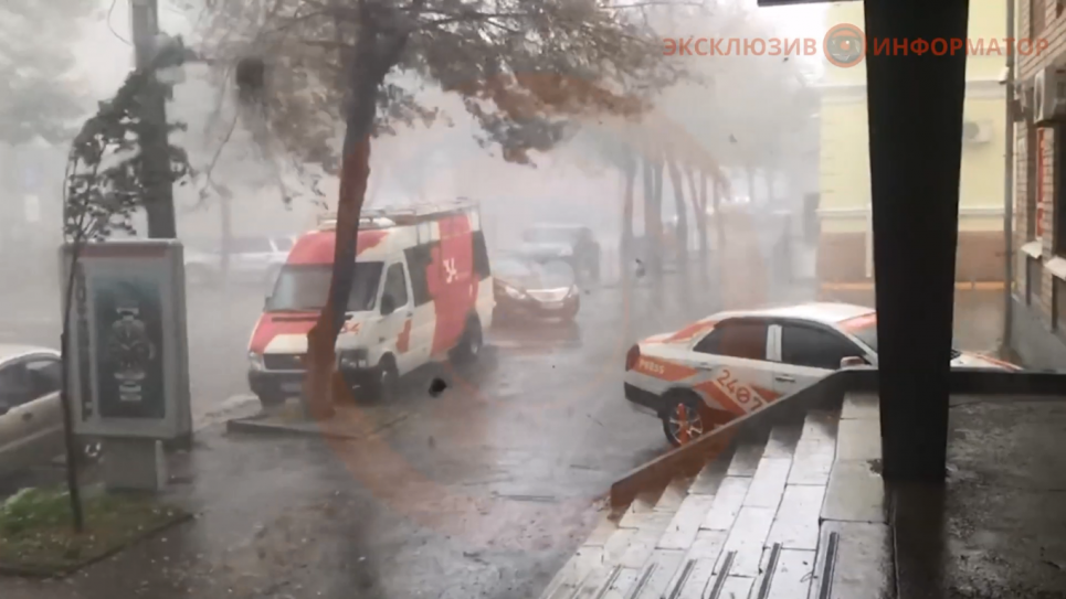 В Днепре прошла эпическая буря с градом (видео, фото)