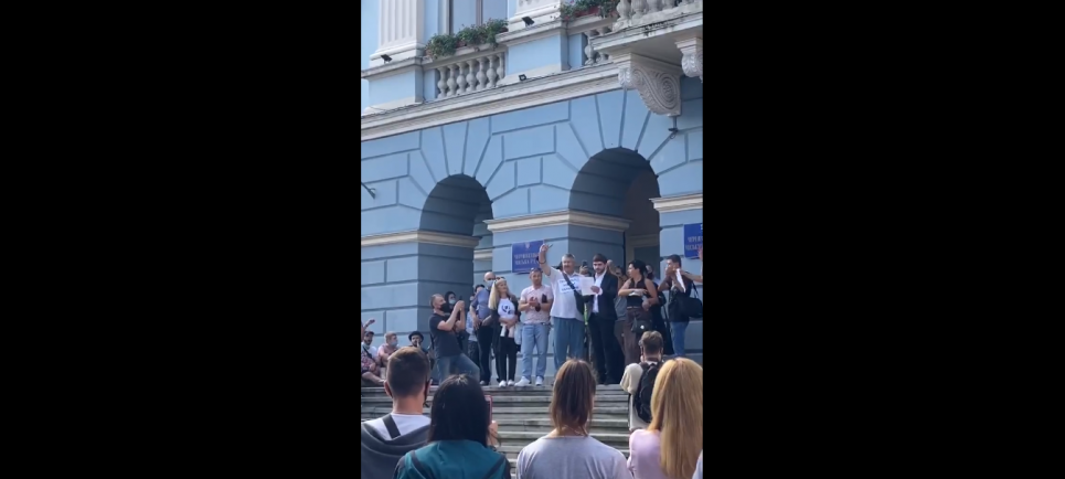 Чернівці повстали і відмовились вводити жорсткий карантин (відео)