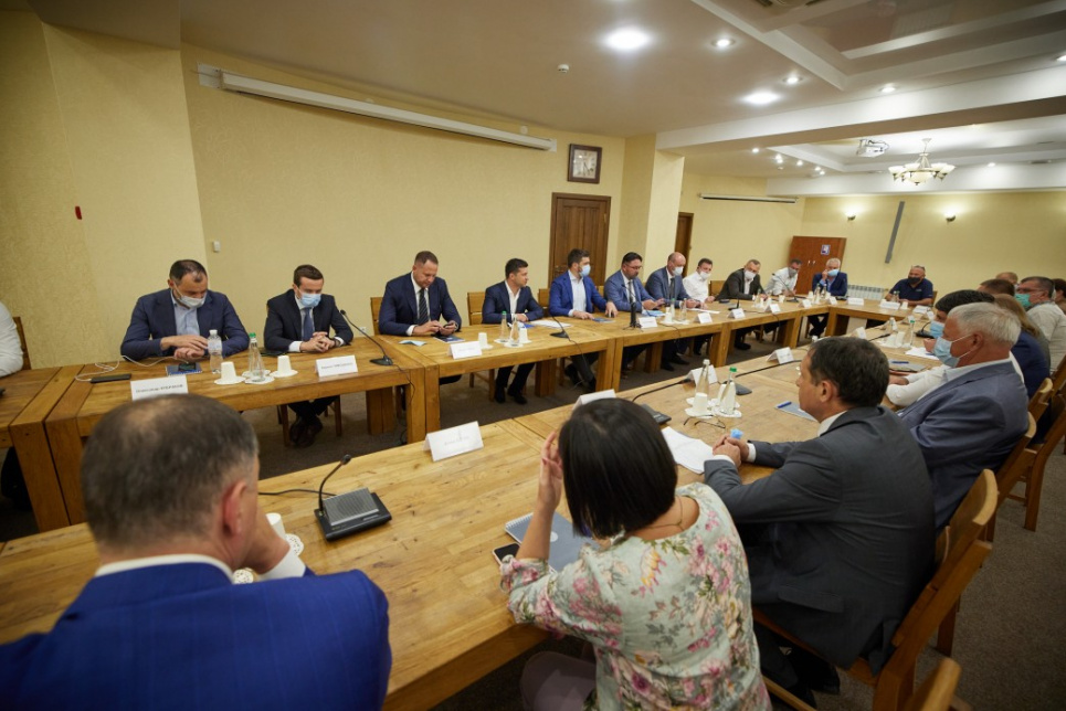 Зеленский посоветовал аграриям, пострадавшим засухи, не волноваться Фото: president.gov.ua