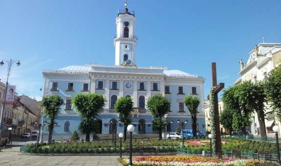 За нарушение карантина полиция открыла дело против городских депутатов Черновцов