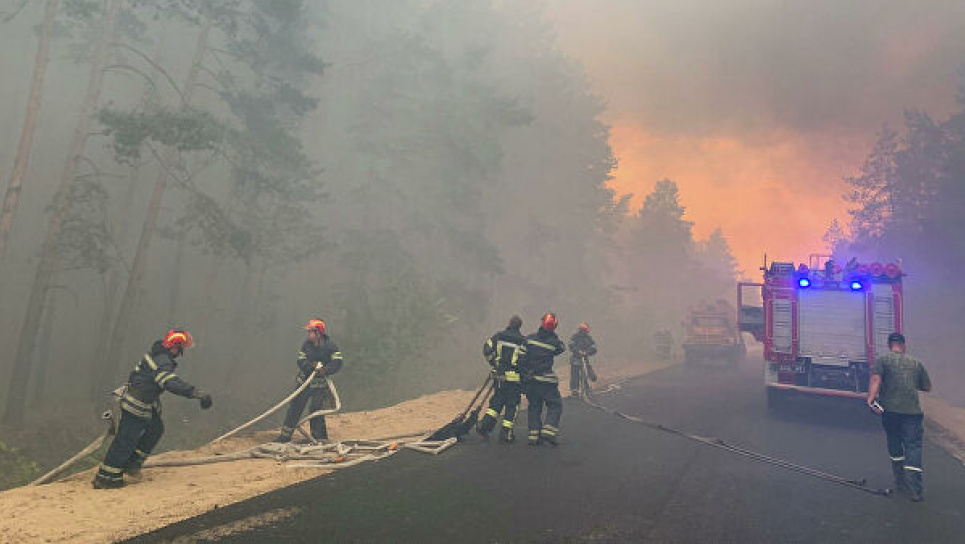 Двоє військових зникли в пожежі на Луганщині