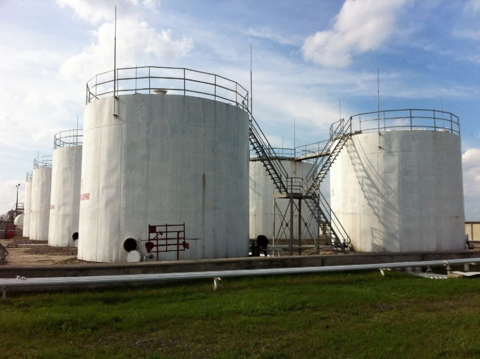 На Одещині 9 страйкарів заварили себе в цистерні (відео)