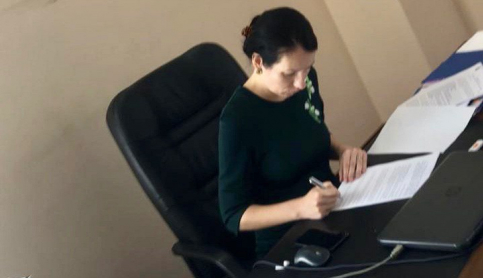 Підлегла міністра Абрамовського колекціонує протоколи про корупцію та продовжує працювати на держслужбі