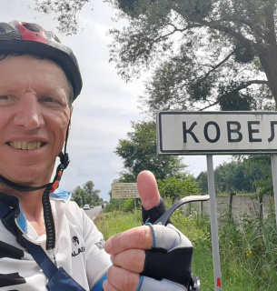 Поліссям на велосипеді: чарівні краєвиди, унікальні церкви та рої комарів