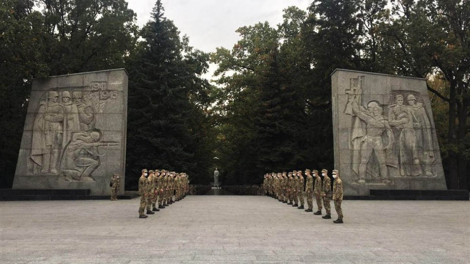 Харків прощається з курсантом, який вижив після катастрофи Ан-26 і помер в лікарні (фото) Всі фото: Суспільне Харків