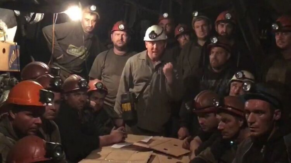 Припиняють протест: у Кривому Розі на поверхню піднялись 393 шахтарі