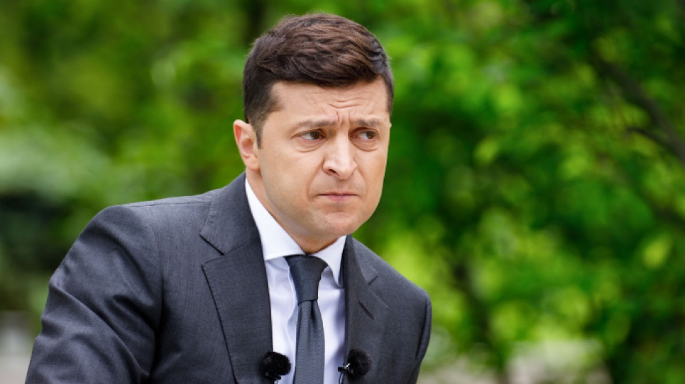 Зеленського облаяли у Чернівцях та звинуватили у брехні, бо лікування від COVID-19 платне (відео)