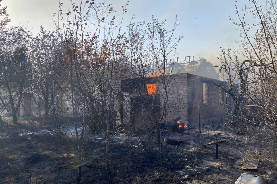 Під Харковим пожежа знищила житловий будинок та 30 гектарів степу (фото)