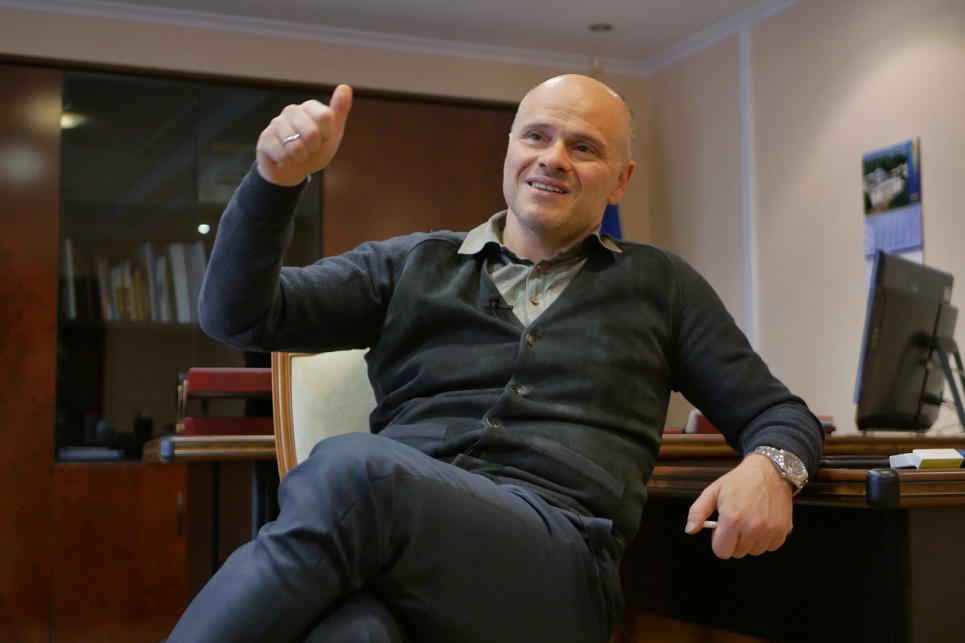 300% надбавка всім медикам виплачується — стверджує Михайло Радуцький Фото - "Українська правда"