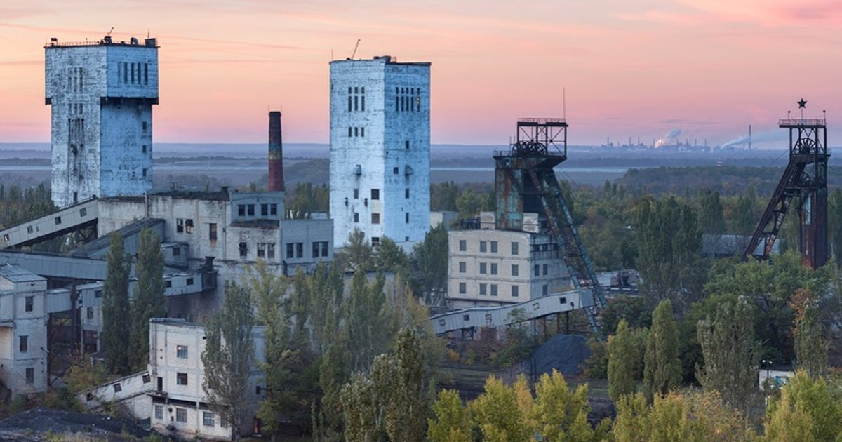 Донецк добыча угля. Шахты Донбасса. Шахты угля Донбасса. Шахты Донецка. Донецк шахта Восточная.