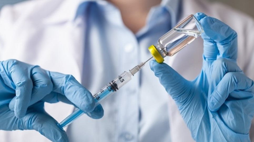 Імунолог розповів, коли українці отримують вакцину від COVID-19