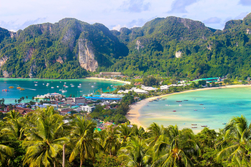У Таїланд вперше за 7 місяців пустили туристів