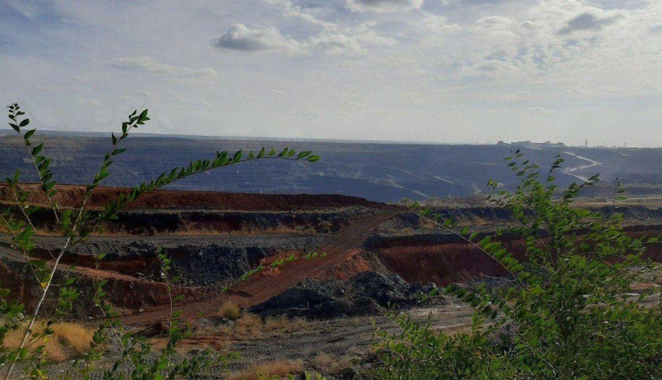 Промисловий гігант у Кривому Розі загрожує чорноземам Фото: ГО ДТКР