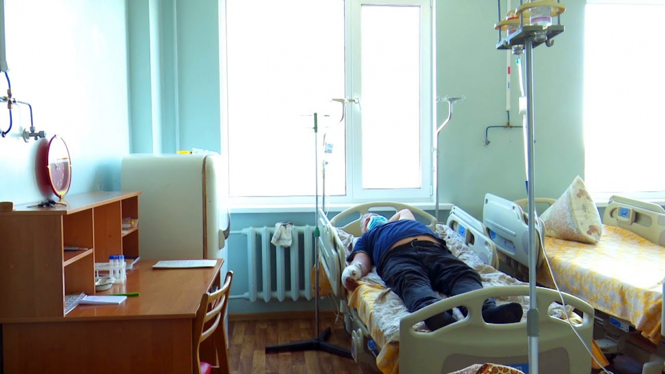В Україні зайняті майже дві третини ліжок під COVID