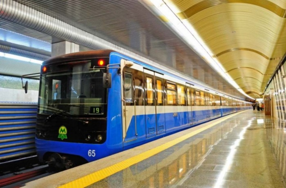 У Києві в транспорті через відсутність маски ледь не вбили поліцейського та почубилися пасажири (відео)