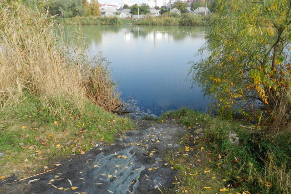 На Хмельниччині септики протитуберкульозної лікарні переповнені. Нечистоти стікають у річку Фото ілюстративне