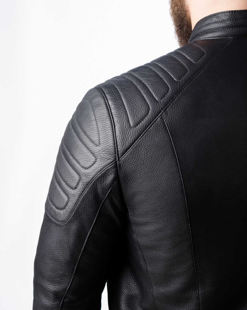 Головний харківський поліцейський не пам'ятає, звідки у нього дорогезна куртка з оленячої шкіри