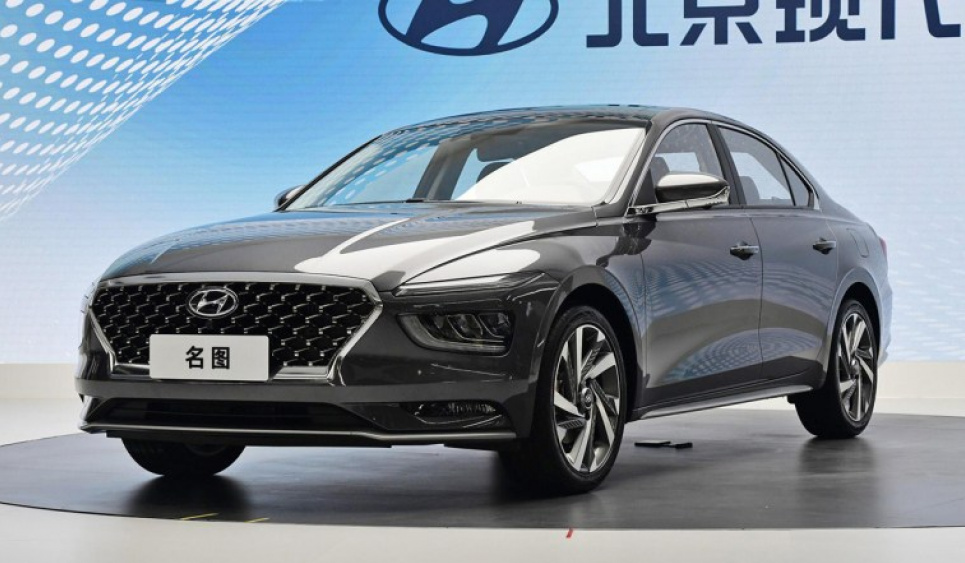 Электрический седан Hyundai Mistra: оцифрованный салон и 520 км без подзарядки autogeek