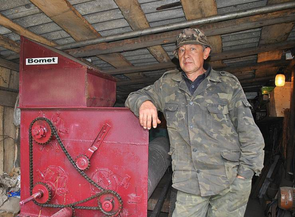 Чоловік створив комбайн, який відокремлює насіння з гарбузів Фото: golos