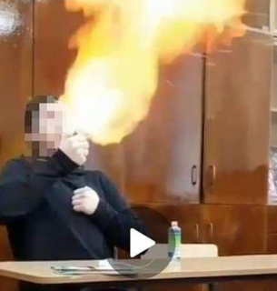 У Харкові підліток ледь не спалив клас під час уроку (відео)