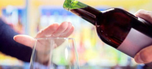 У Польщі можуть заборонити продаж алкоголю на заправних станціях