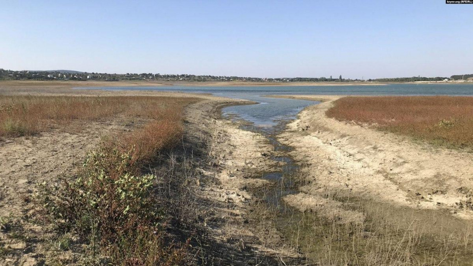 Пересохло водосховище, яке забезпечувало Крим водою (фото) Фото ілюстративне
