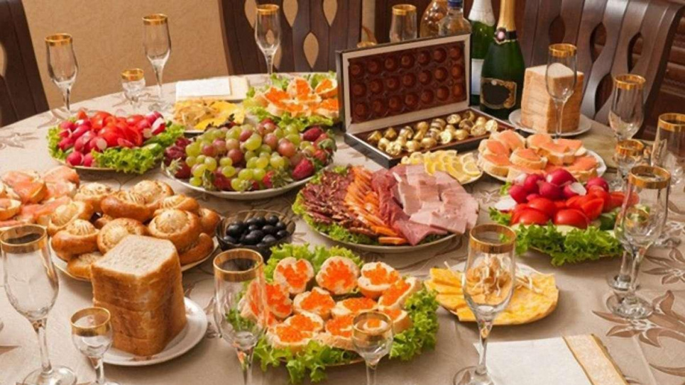 Насколько подорожали продукты к новогоднему столу