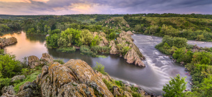 Атака ворожого дрону: у ріку Південний Буг потрапила олія ФОТО: ріка Південний Буг