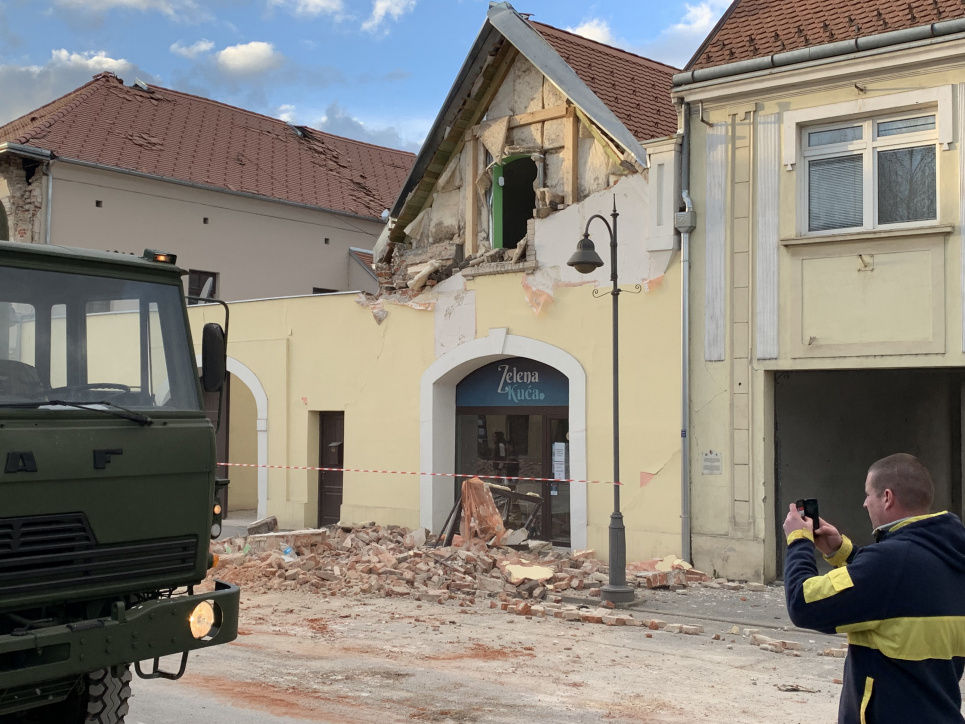 Через жахливий землетрус у Хорватії загинуло 7 людей (відео)