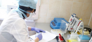 Кожен день від коронавірусу в Україні вмирає понад 100 людей