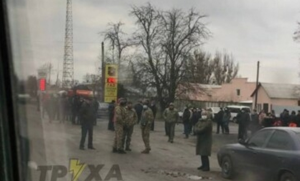 В Полтавской области люди перекрыли трассу. Причина —цены на газ  Фото: Труха Харьков