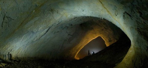Печера Мовіле у Румунії, що має великий вміст вуглекислого газу