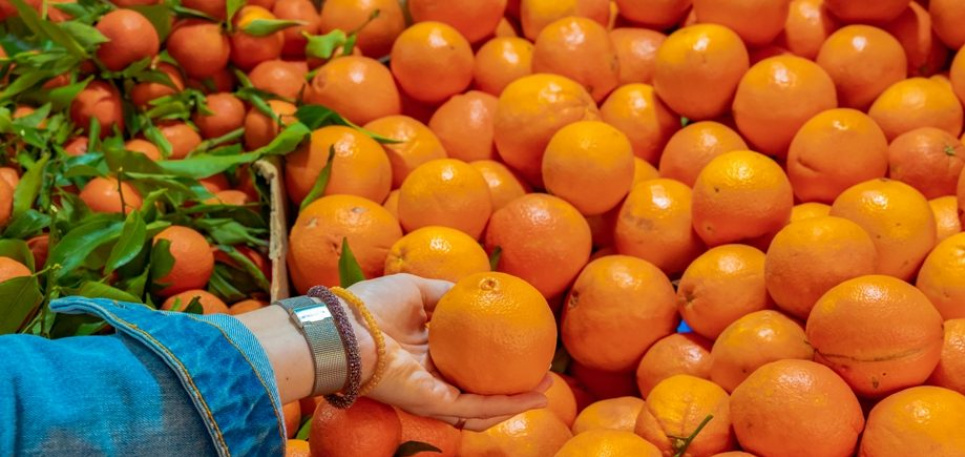 Що дає апельсинам апельсиновий аромат 