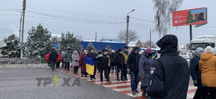 Тарифные протесты: на Буковине и в Харьковской области митингующие перекрыли дороги Песочин, Харьковская область