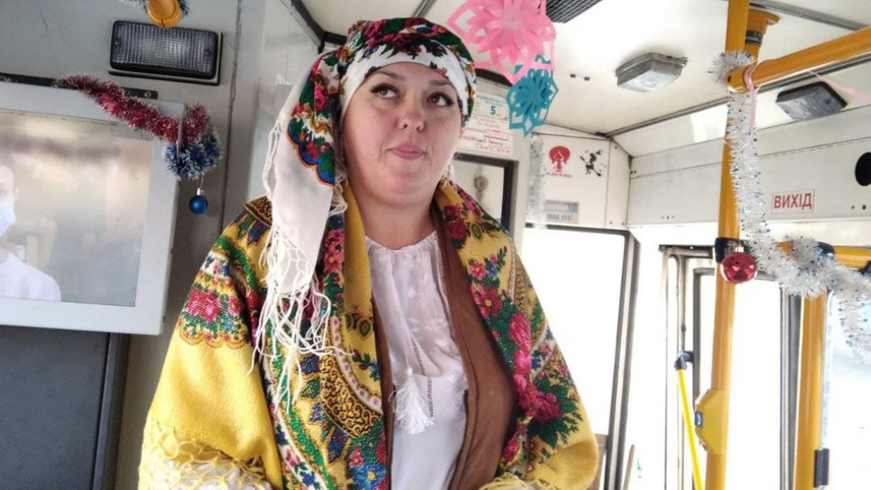 У Тернополі є «солодкий» тролейбус: тут у свята роздають цукерки Фото: Суспільне Тернопіль