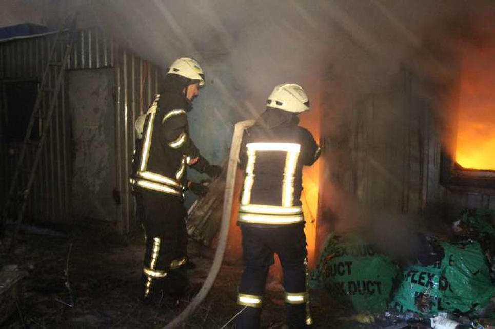 У центрі Києва горіло будівництво