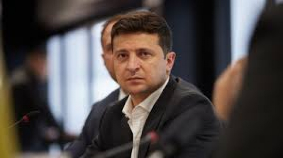 «С протянутой рукой»: Зеленский ошеломил признанием о вакцинации от COVID Владимир Зеленский во время интервью сделал двусмысленное заявление о начале вакцинации в Украине