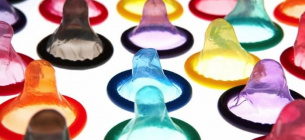 Комунальники купили 1000 презервативів